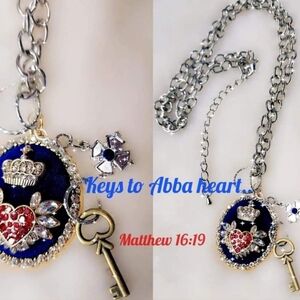 HANDMADE choker necklace,